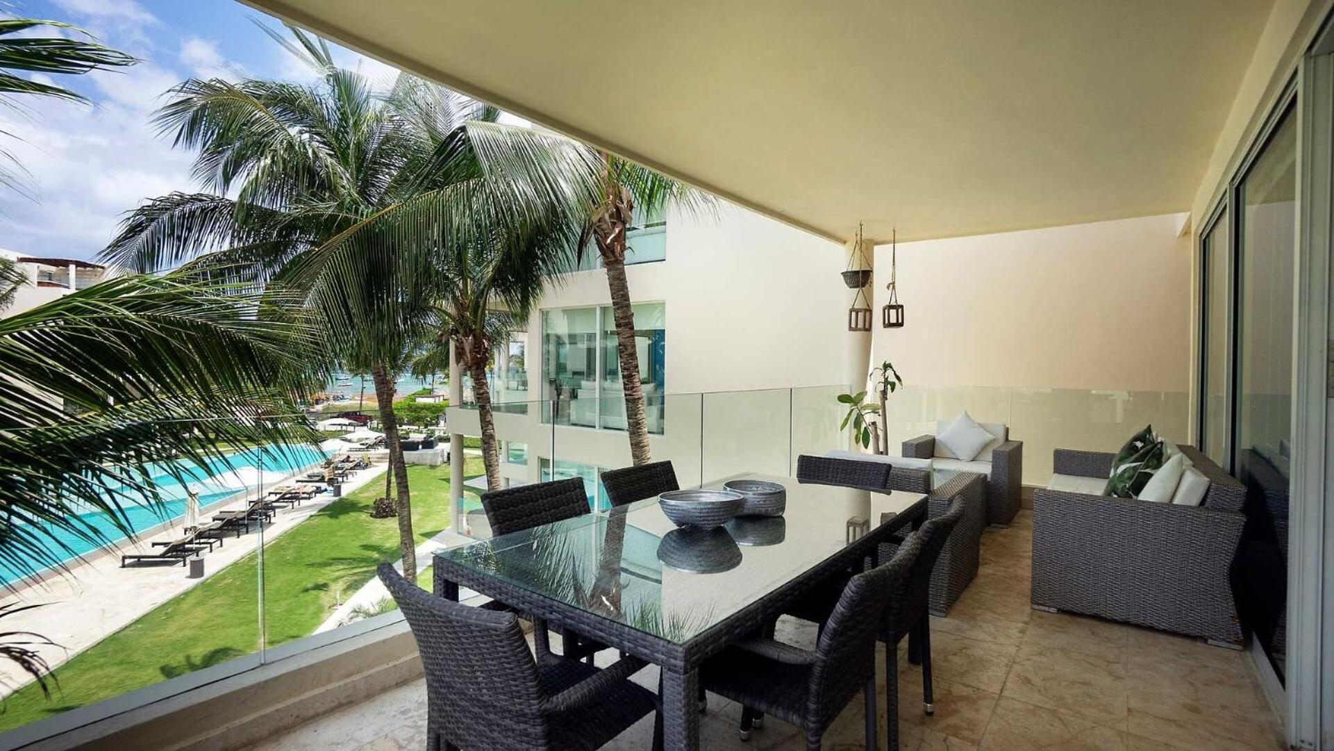 Apartahotel The Elements Oceanfront & Beachside Playa del Carmen