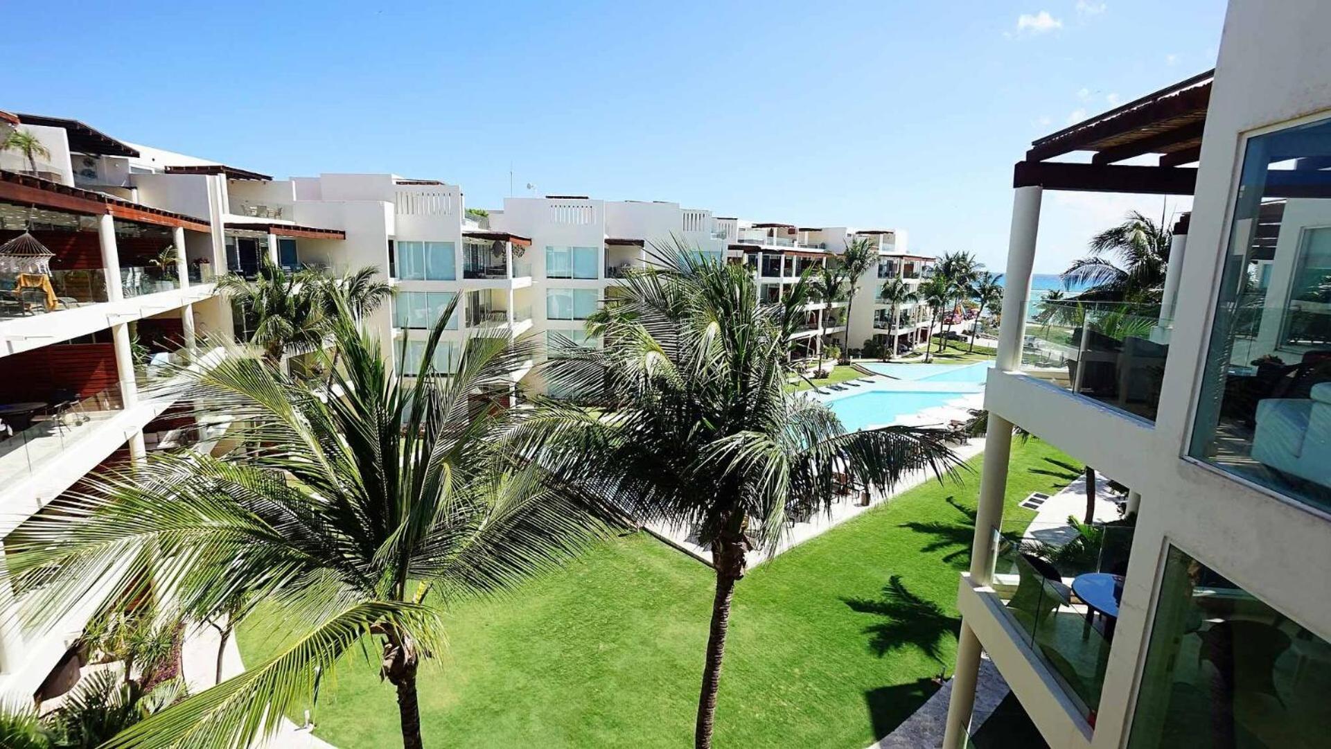 Apartahotel The Elements Oceanfront & Beachside 4*