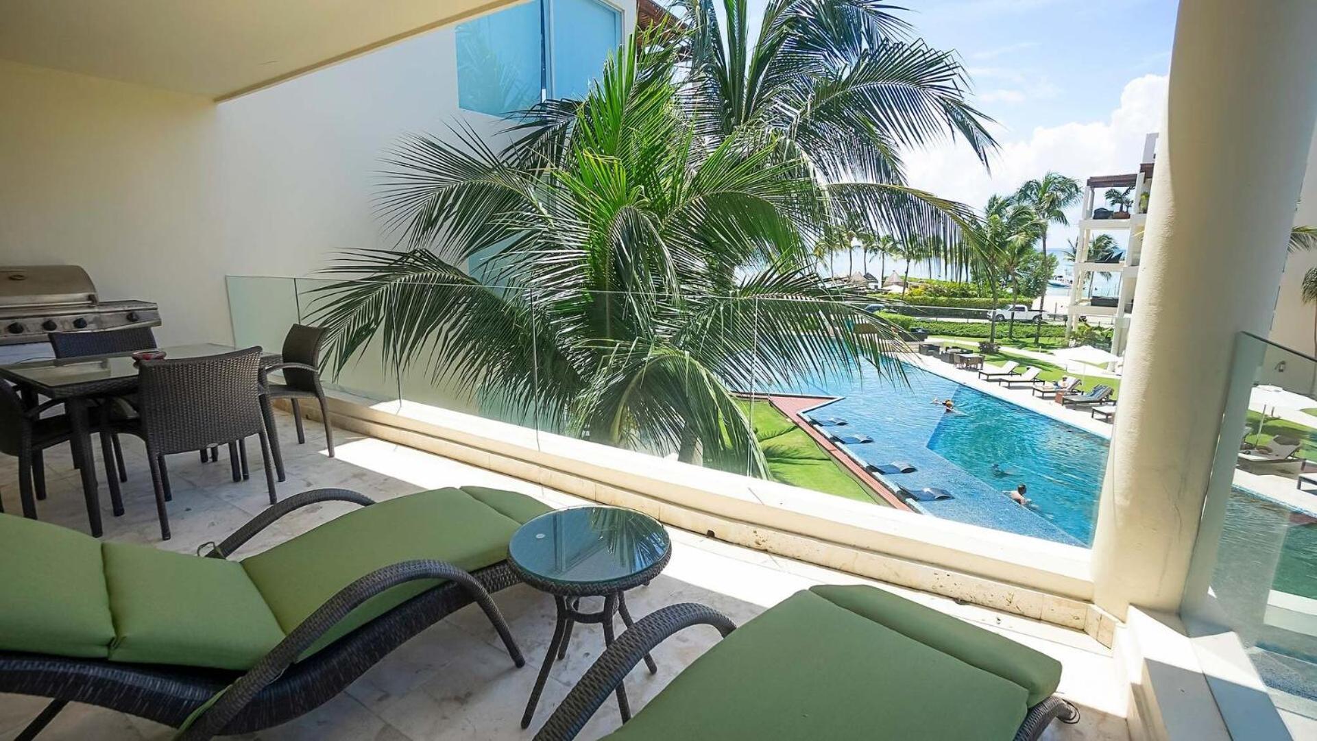 Apartahotel The Elements Oceanfront & Beachside 4*